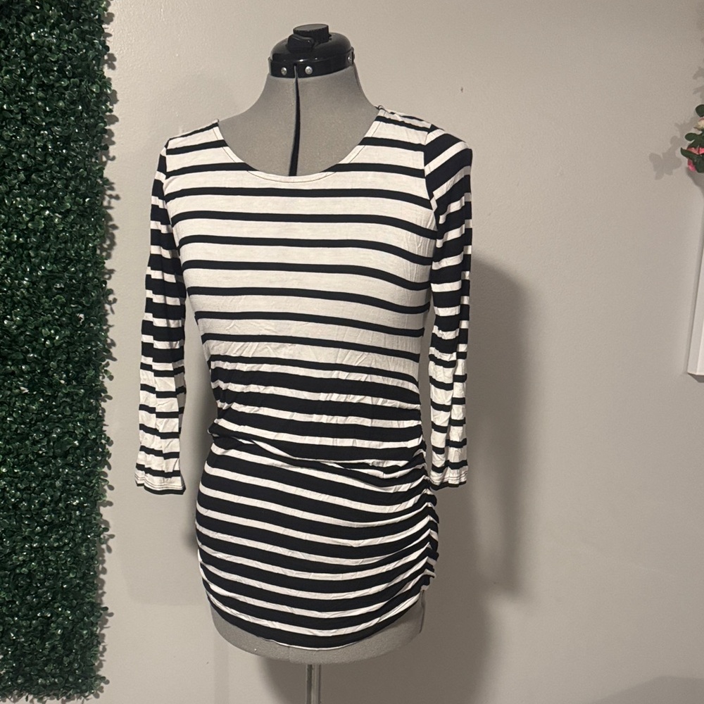 Jessica Simpson maternity Black & White Striped Long Sleeve Top